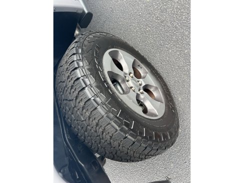 Used 2017 Jeep Wrangler Unlimited Sahara w/ Connectivity Group image 19