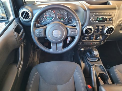 Used 2015 Jeep Wrangler Unlimited Sahara w/ Connectivity Group image 19