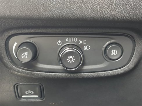 Used 2024 GMC Terrain SLT image 27