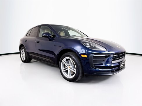 Certified 2022 Porsche Macan image 7