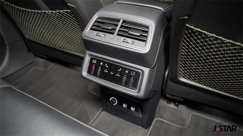 Used 2019 Audi e-tron Prestige w/ Prestige Package image 19