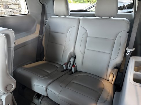 Used 2018 GMC Acadia SLT image 38