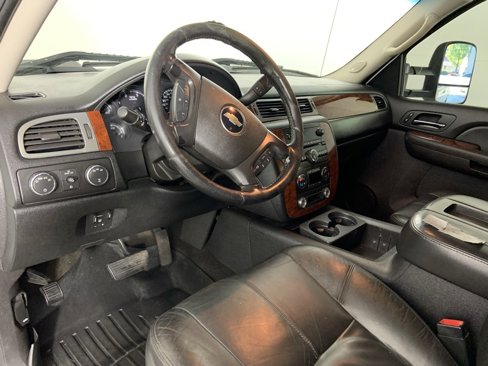 Used 2009 Chevrolet Silverado 3500 LTZ w/ Suspension Package, Off-Road image 17
