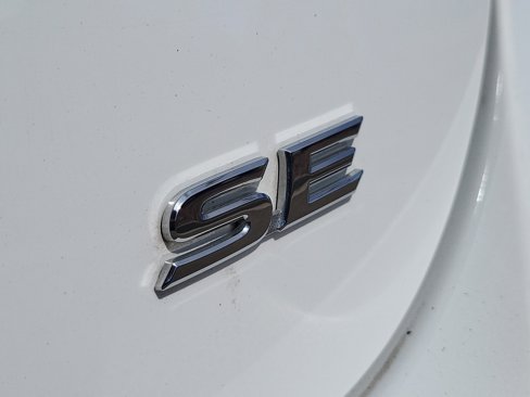 Used 2023 Toyota Camry SE image 11