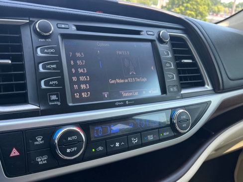 Used 2015 Toyota Highlander Limited image 28