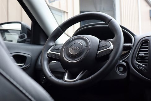 Used 2019 Jeep Compass Latitude w/ Cold Weather Group image 40