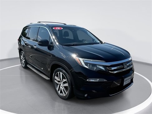 Used 2016 Honda Pilot Touring image 1