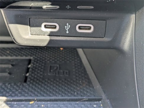Used 2025 Volkswagen Jetta SE image 19