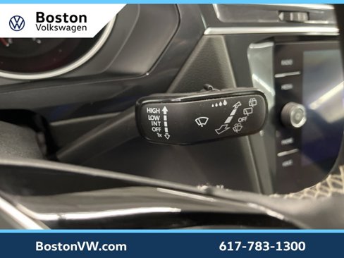 Certified 2021 Volkswagen Tiguan SE w/ Panoramic Sunroof Package image 18