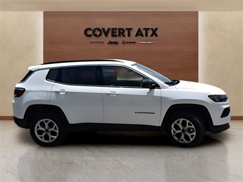 New 2025 Jeep Compass Latitude image 6