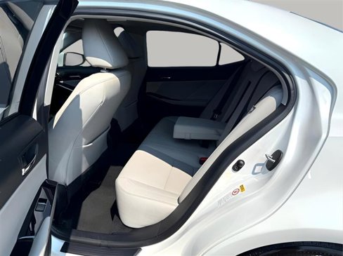 Used 2016 Lexus IS 200t image 25