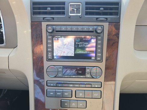 Used 2014 Lincoln Navigator L 4WD image 9