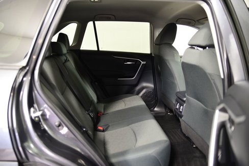 Used 2021 Toyota RAV4 XLE image 21