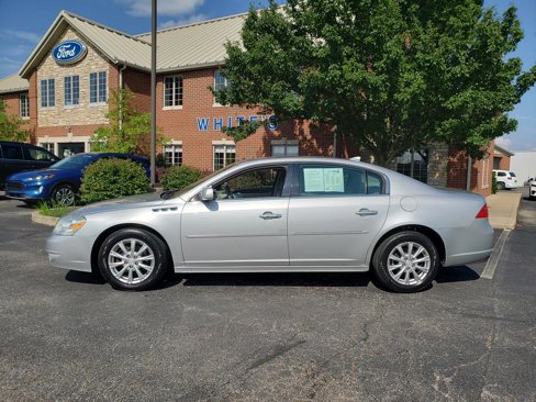 Used 2011 Buick Lucerne CXL image 2