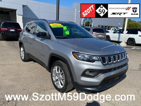 Used 2023 Jeep Compass Latitude image 1