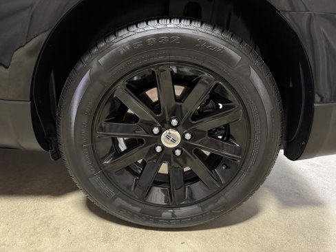 Used 2015 Lincoln MKT AWD image 39
