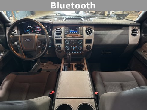 Used 2016 Ford Expedition XLT image 2
