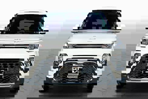 Certified 2022 Kia Soul LX w/ Technology Package image 3