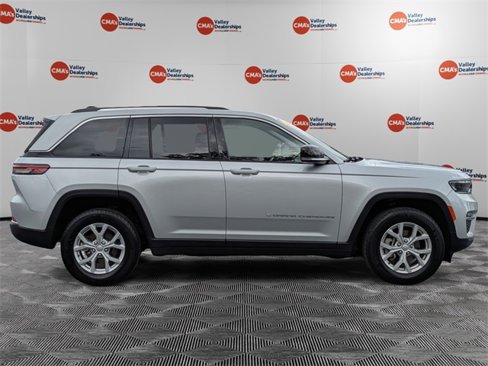 Certified 2023 Jeep Grand Cherokee Limited image 4
