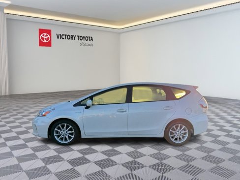 Used 2012 Toyota Prius V Five image 10