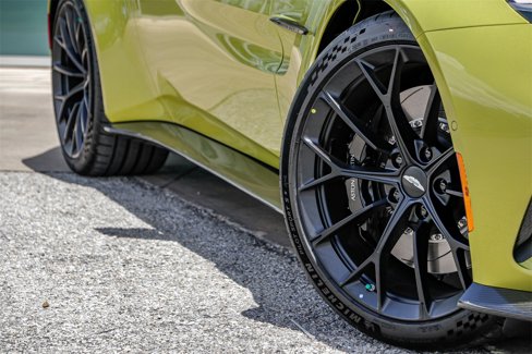 New 2025 Aston Martin V8 Vantage Coupe image 2