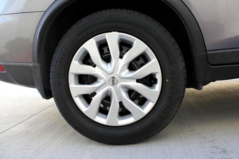 Used 2018 Nissan Rogue S image 29