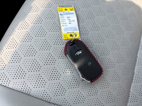 Used 2021 Kia Seltos SX w/ SX Sunroof Package image 38