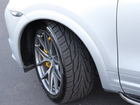 Used 2013 Porsche Cayenne Turbo image 62