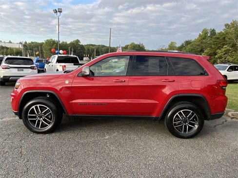 Used 2020 Jeep Grand Cherokee Trailhawk image 2