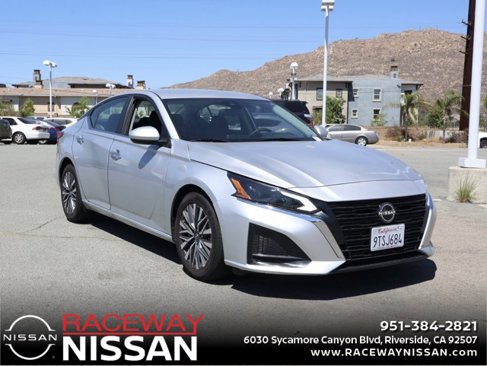 Used 2023 Nissan Altima 2.5 SV image 1