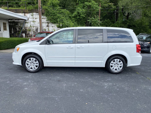 Used 2014 Dodge Grand Caravan SE w/ Quick Order Package 29E SE image 2