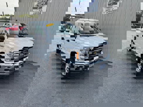 Used 2019 Ford F150 XLT w/ Trailer Tow Package image 5