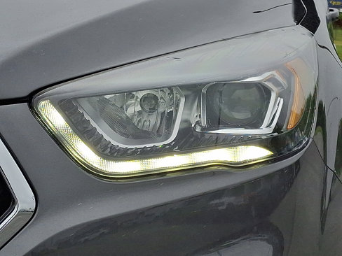 Used 2018 Ford Escape SE w/ SE Sport Appearance Package image 10