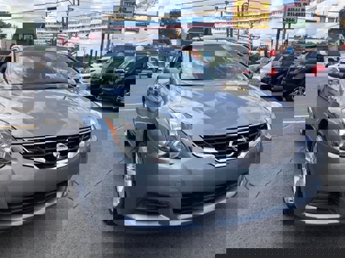 Used 2010 Nissan Altima 2.5 S image 1