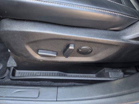 Used 2023 Ford Edge SEL image 11