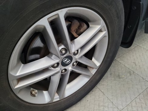 Used 2017 Hyundai Santa Fe Sport image 31