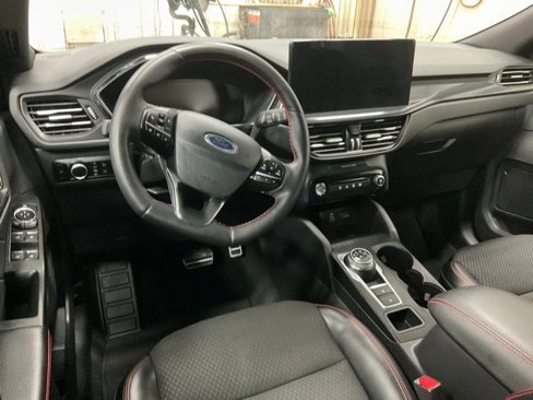 Used 2024 Ford Escape ST-Line w/ Tech Pack #1 image 9
