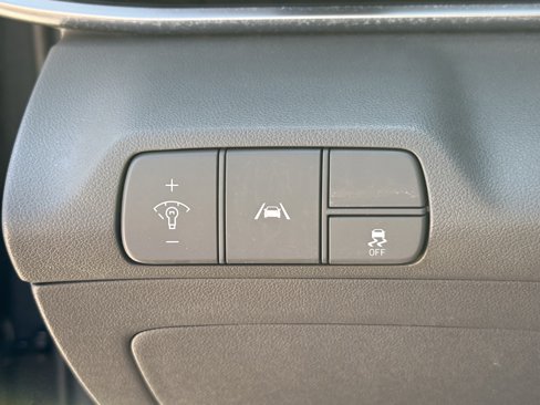 Used 2023 Hyundai Elantra SEL image 25