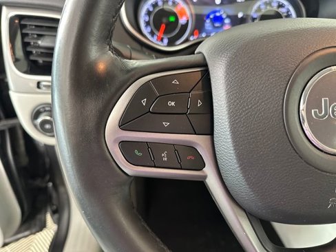 Used 2019 Jeep Cherokee Limited image 15