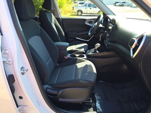 Used 2025 Kia Soul LX w/ LX Technology Package image 34