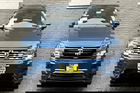 Used 2019 Volkswagen Tiguan SE w/ Panoramic Sunroof Package image 2