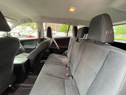 Used 2016 Toyota RAV4 LE image 22