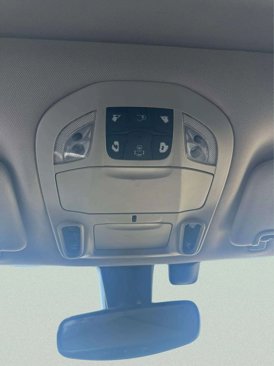 Used 2017 Chrysler Pacifica Limited image 31