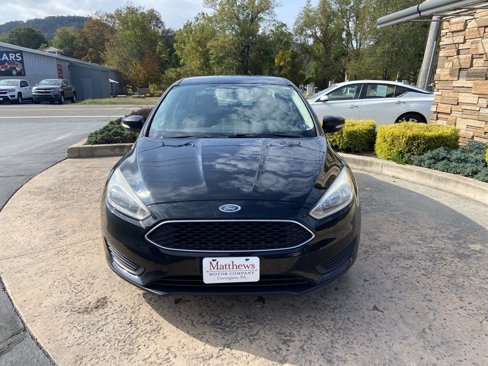 Used 2017 Ford Focus SE w/ Cold Weather Package image 2