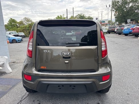 Used 2013 Kia Soul + image 5