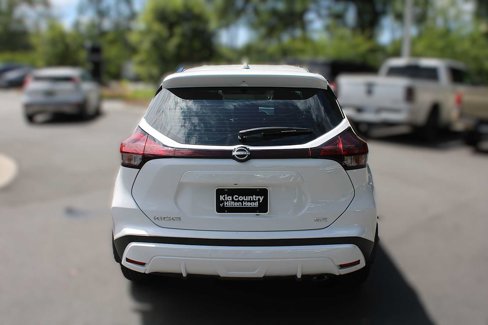 Used 2022 Nissan Kicks SR image 8