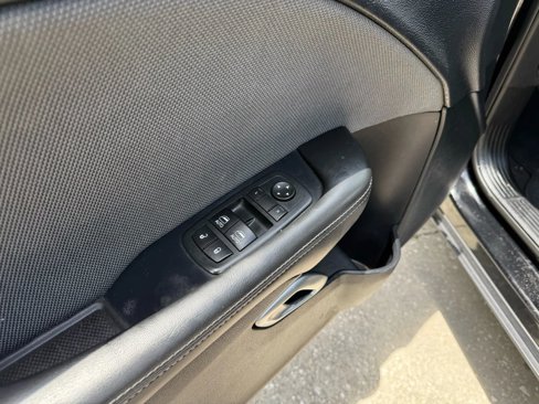 Used 2016 Dodge Challenger SXT image 15