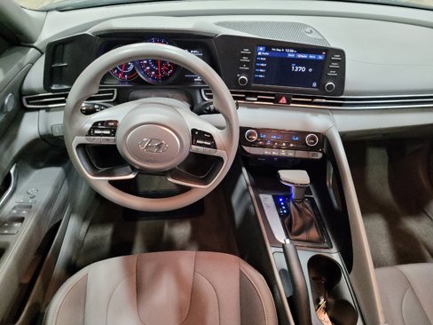 Used 2023 Hyundai Elantra SEL image 22