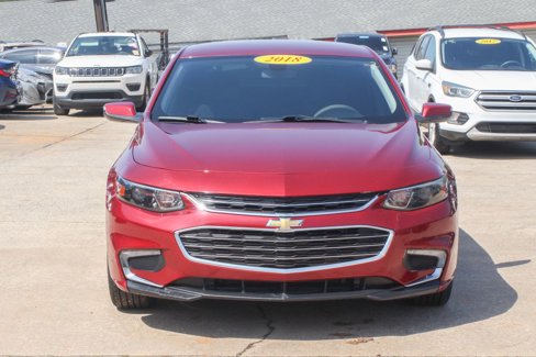 Used 2018 Chevrolet Malibu LT image 2
