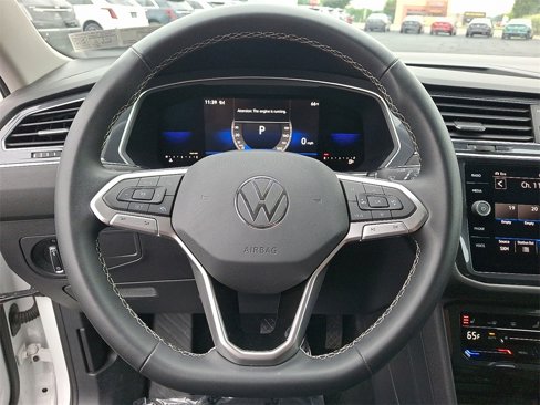 Used 2022 Volkswagen Tiguan SE image 18
